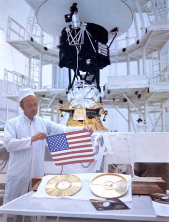 voyager-2-american-flag-100703-02